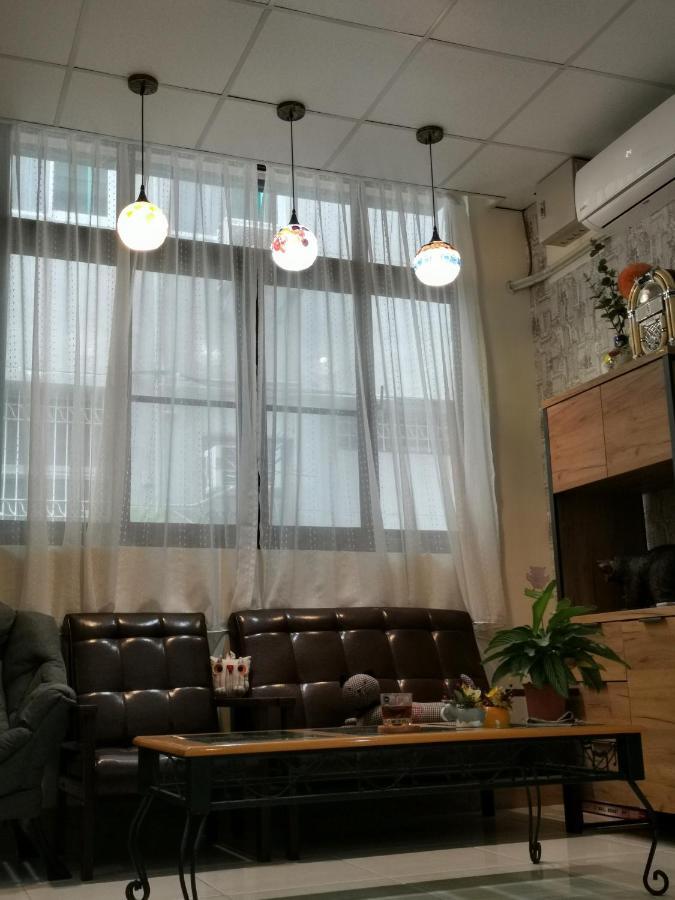 摩登旅宿 Tainan Exterior photo
